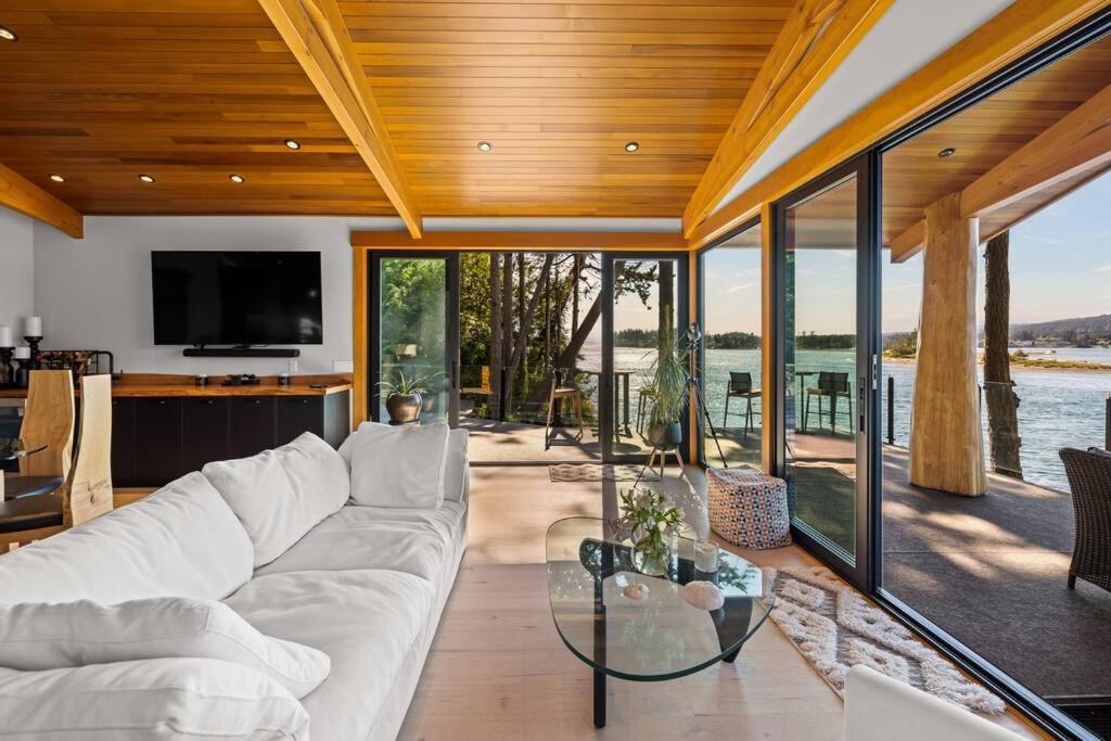 Kingfisher Manor Villa Sooke Exterior foto